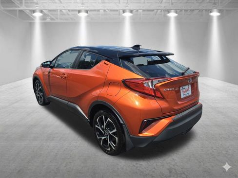 Used 2020 Toyota C-HR XLE FWD image 5
