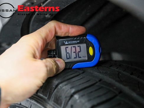 Used 2017 Toyota Highlander Plus image 49