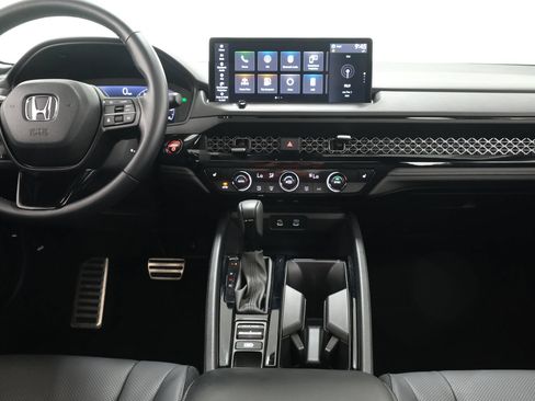 Used 2024 Honda Accord Sport image 9