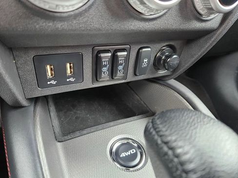 Used 2024 Mitsubishi Outlander Sport SE AWD/4WD image 32