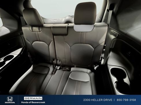 Used 2025 Honda Pilot TrailSport image 31