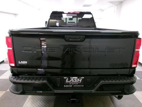 Used 2026 Chevrolet Silverado 3500 High Country w/ Midnight Edition AWD/4WD image 12