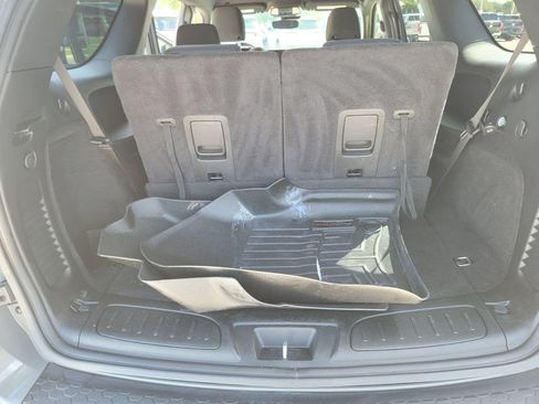 Used 2023 Dodge Durango SXT Launch Edition RWD image 17