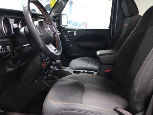 Used 2023 Jeep Gladiator Mojave w/ Cold Weather Group AWD/4WD image 17