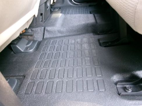 Used 2008 Ford Explorer Sport Trac XLT image 30