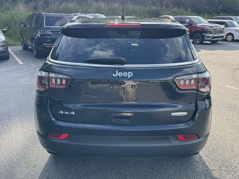 Used 2024 Jeep Compass Latitude AWD/4WD image 6
