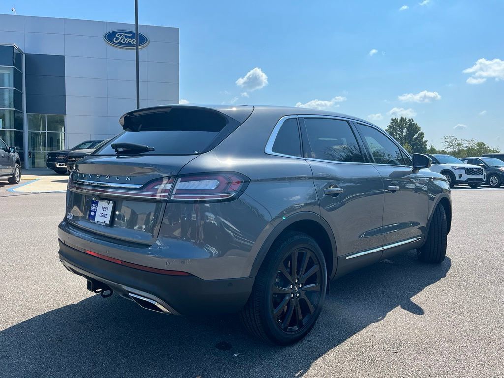 Used 2021 Lincoln Nautilus Reserve AWD/4WD image 5