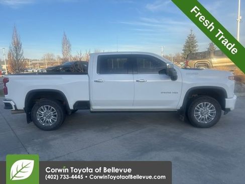 Used 2021 Chevrolet Silverado 2500 High Country w/ Z71 Off-Road Package image 2