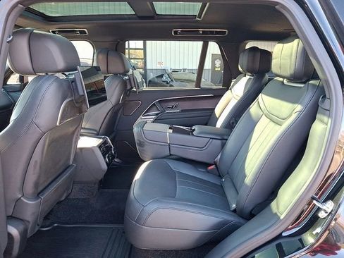 Used 2025 Land Rover Range Rover Long Wheelbase Autobiography image 12