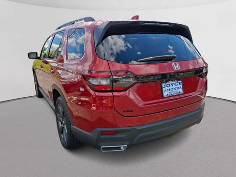 Certified 2025 Honda Pilot Sport image 8