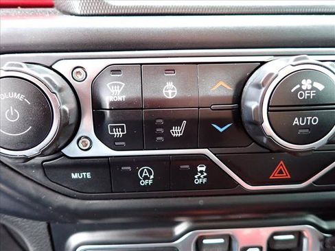Used 2022 Jeep Gladiator Rubicon w/ Cold Weather Group AWD/4WD image 20