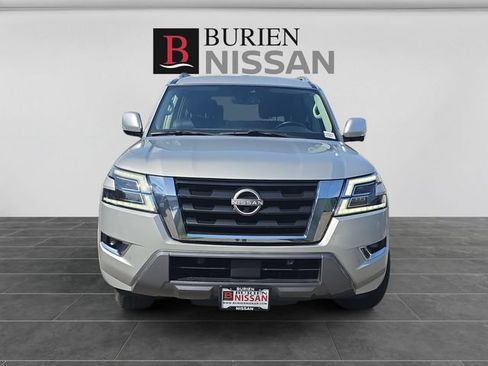 Used 2024 Nissan Armada SL w/ Captain's Chairs Package AWD/4WD image 8
