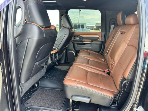 Used 2022 RAM 2500 Limited AWD/4WD image 9