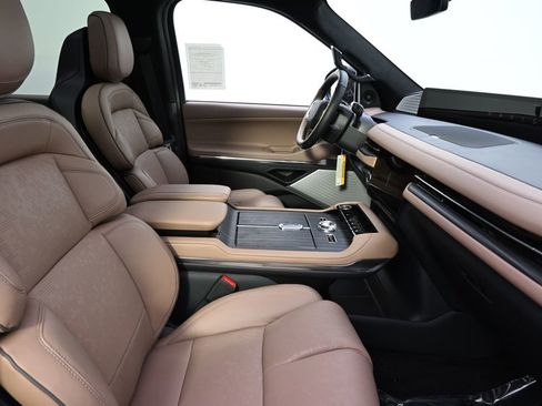 New 2026 Lincoln Navigator L Black Label AWD/4WD image 16