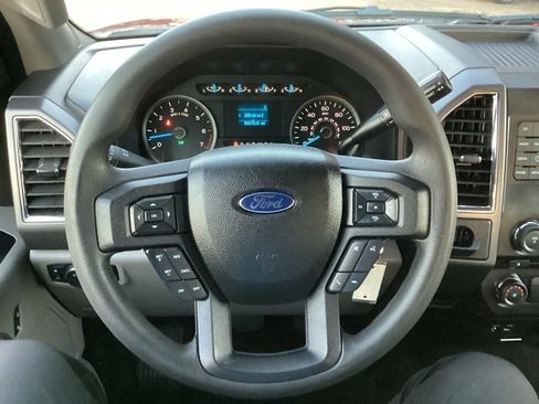 Used 2015 Ford F150 XLT image 41