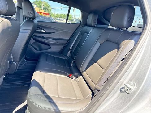 Used 2025 Buick Envista Sport Touring w/ Convenience I Package FWD image 22