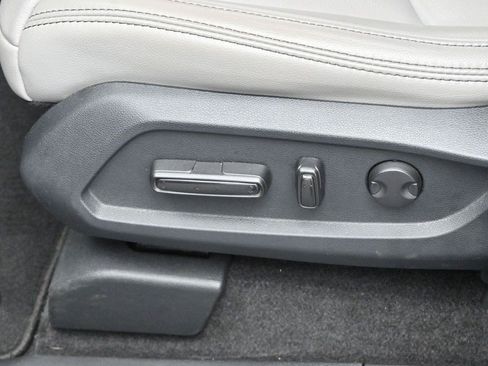 Used 2024 Honda Pilot EX-L image 16