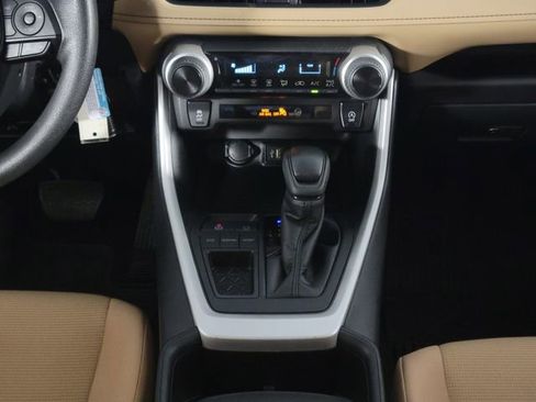 Used 2025 Toyota RAV4 LE image 25