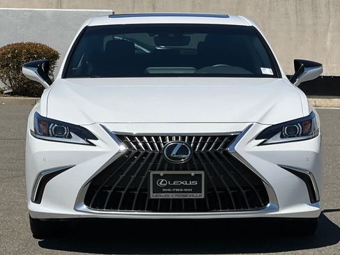 Used 2025 Lexus ES 300h w/ Premium Package FWD image 10