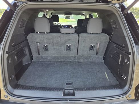 Used 2024 Chevrolet Traverse LT FWD image 29