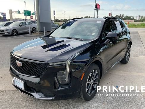 Used 2025 Cadillac XT4 Sport w/ Cold Weather Package FWD image 4