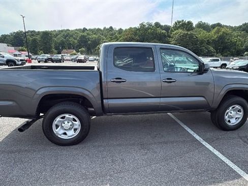 Used 2022 Toyota Tacoma SR image 7