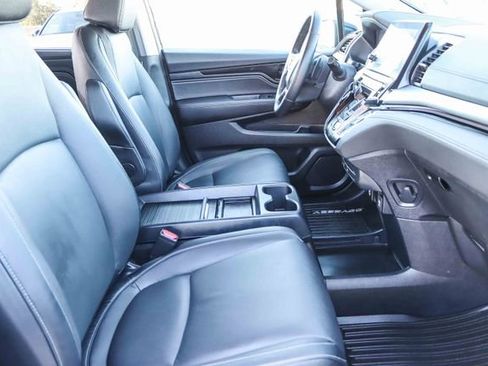 Certified 2024 Honda Odyssey Touring image 18