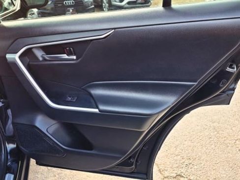 Used 2022 Toyota RAV4 SE w/ Convenience Package image 31