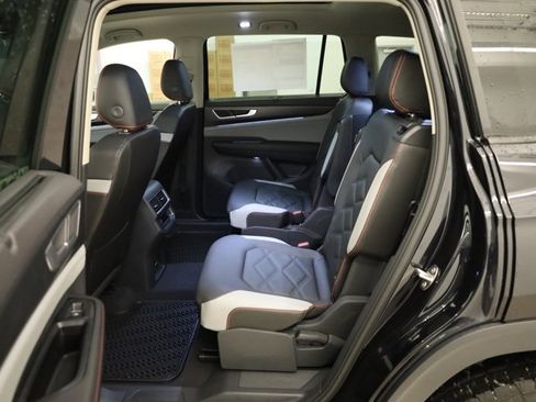 New 2026 Volkswagen Atlas Peak Edition image 35