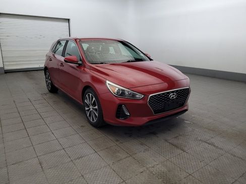 Used 2018 Hyundai Elantra GT FWD image 13