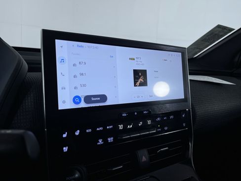 Used 2023 Subaru Solterra AWD image 17