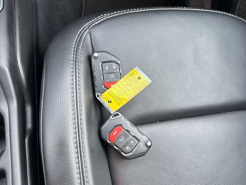 Used 2023 Jeep Wrangler Unlimited Sahara w/ Cold Weather Group image 4