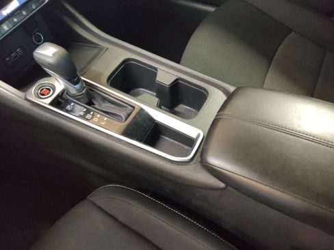 Used 2021 Nissan Sentra SV FWD image 26