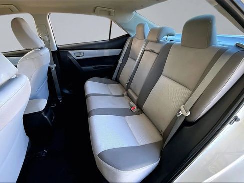 Used 2018 Toyota Corolla LE image 19