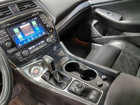Used 2021 Nissan Maxima Platinum image 32