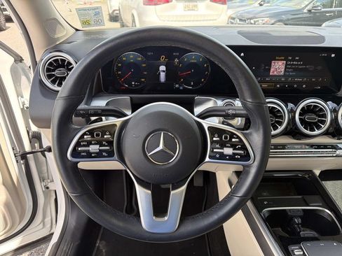 Used 2023 Mercedes-Benz GLB 250 image 22