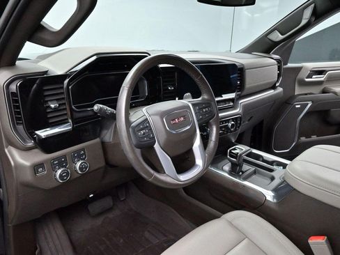 Used 2023 GMC Sierra 1500 SLT w/ SLT Convenience Package AWD/4WD image 16