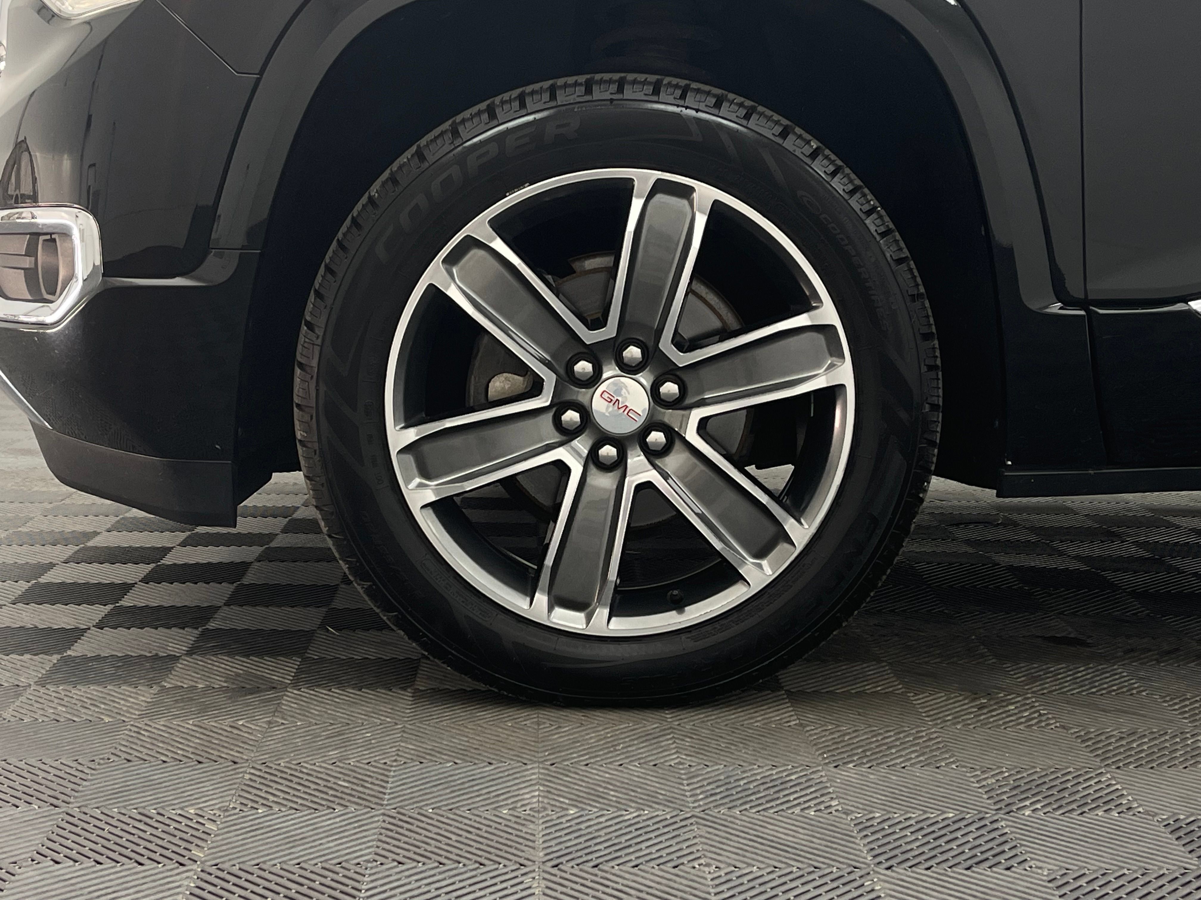 Used 2019 GMC Acadia Denali w/ Technology Package AWD/4WD image 14