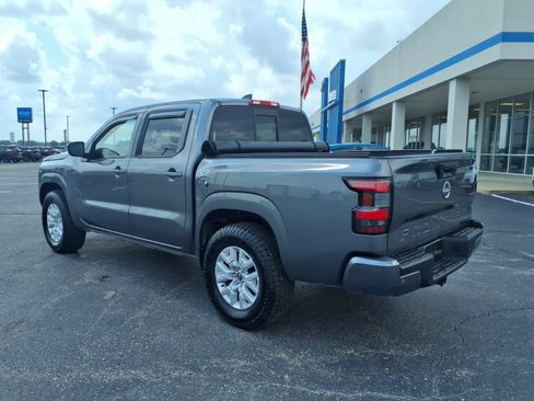 Used 2022 Nissan Frontier SV AWD/4WD image 3