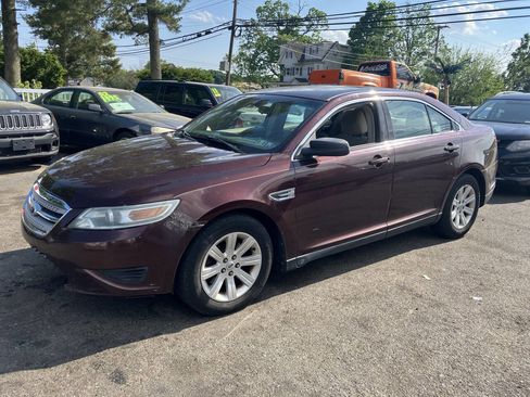 Used 2010 Ford Taurus SE FWD image 1