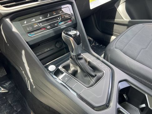 New 2026 Volkswagen Taos SE FWD image 19