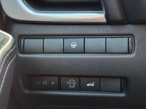 Used 2024 Nissan Rogue SV FWD image 15