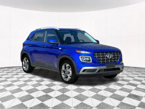 New 2025 Hyundai Venue Limited image 17