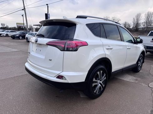 Used 2017 Toyota RAV4 LE image 7