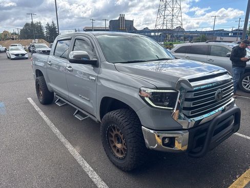 Used 2021 Toyota Tundra Limited w/ Limited Premium Package AWD/4WD image 9