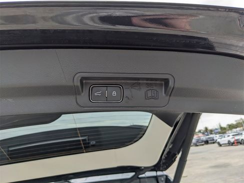 Used 2025 Ford Explorer Active image 13