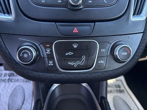 Used 2017 Chevrolet Malibu LT image 28