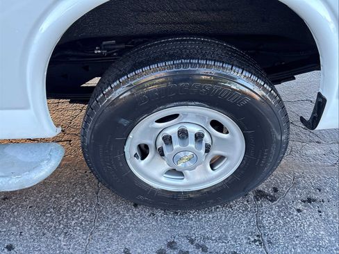 Used 2024 Chevrolet Express 2500 w/ Driver Convenience Package image 12