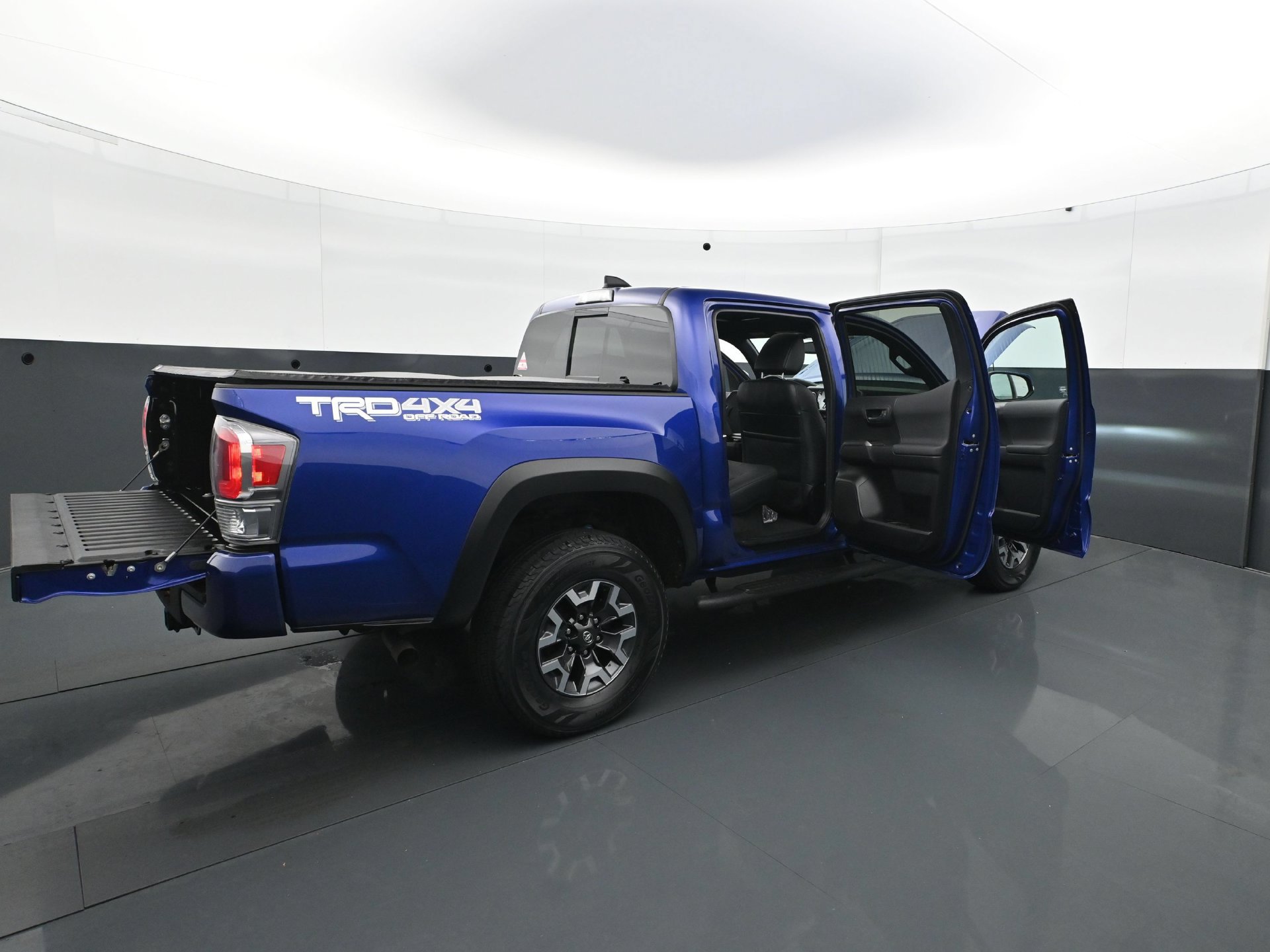 Used 2022 Toyota Tacoma TRD Off-Road w/ TRD Premium Off Road Package AWD/4WD image 35
