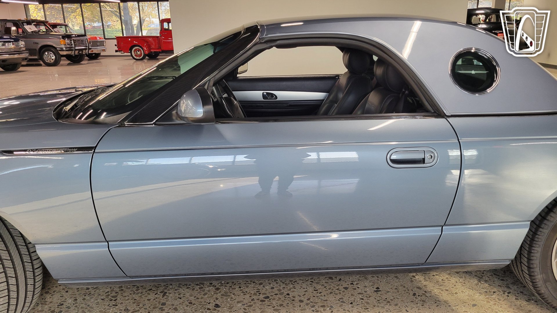 Used 2005 Ford Thunderbird RWD image 24